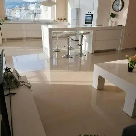 Elena'S Hotel & Apartments